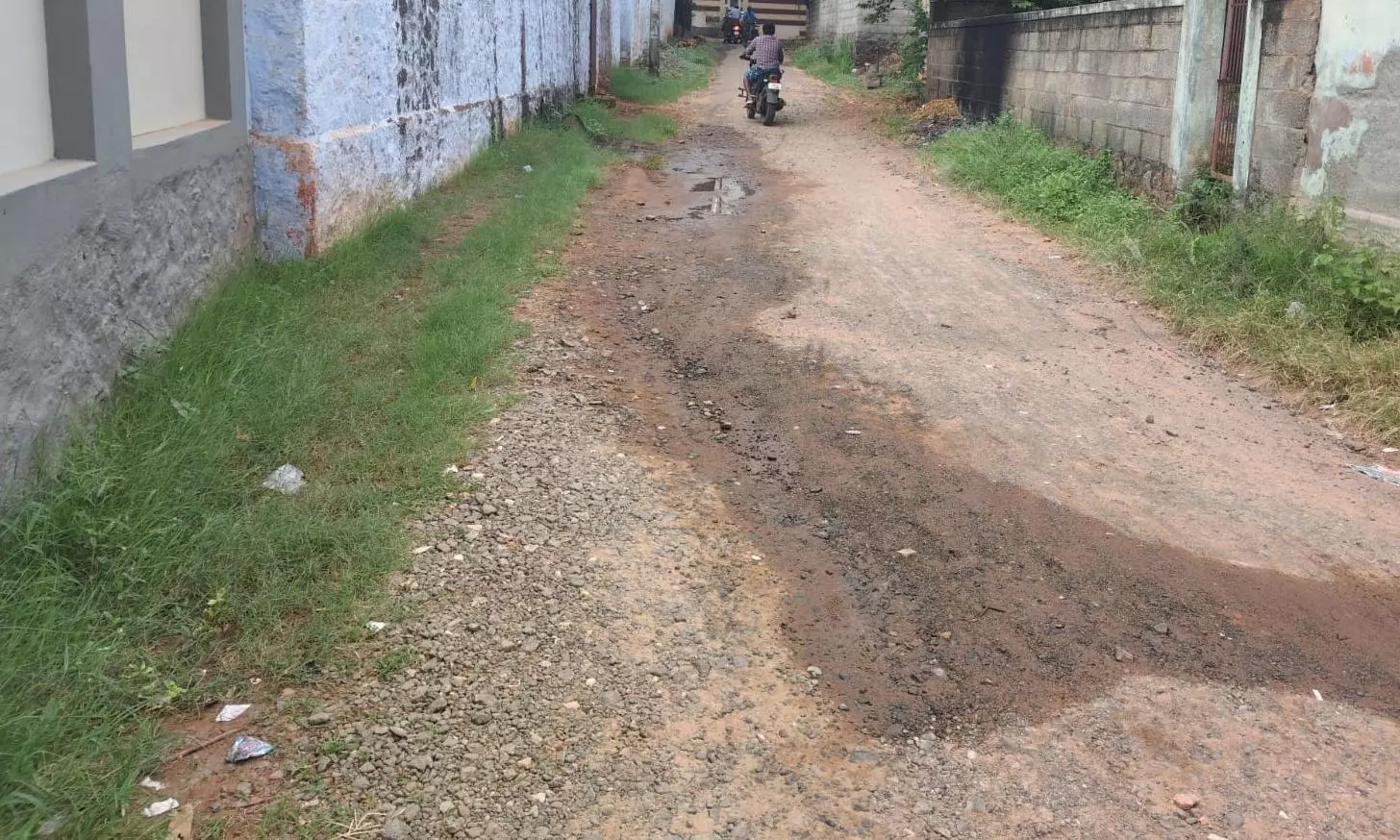 வாகன ஓட்டிகள் அவதி