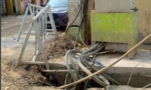 மின் ஒயர்களால் பொதுமக்கள் அச்சம்