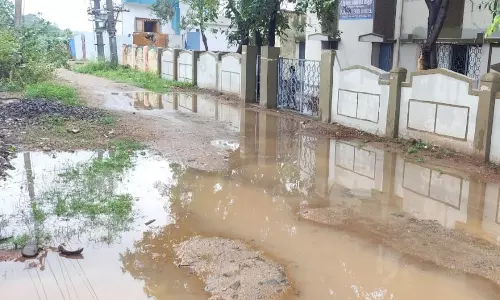 சாக்கடை கால்வாய் வசதி