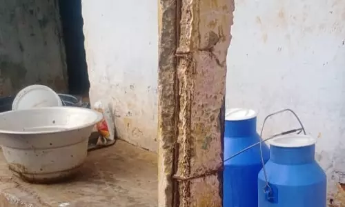 சேதமான மின்கம்பம்