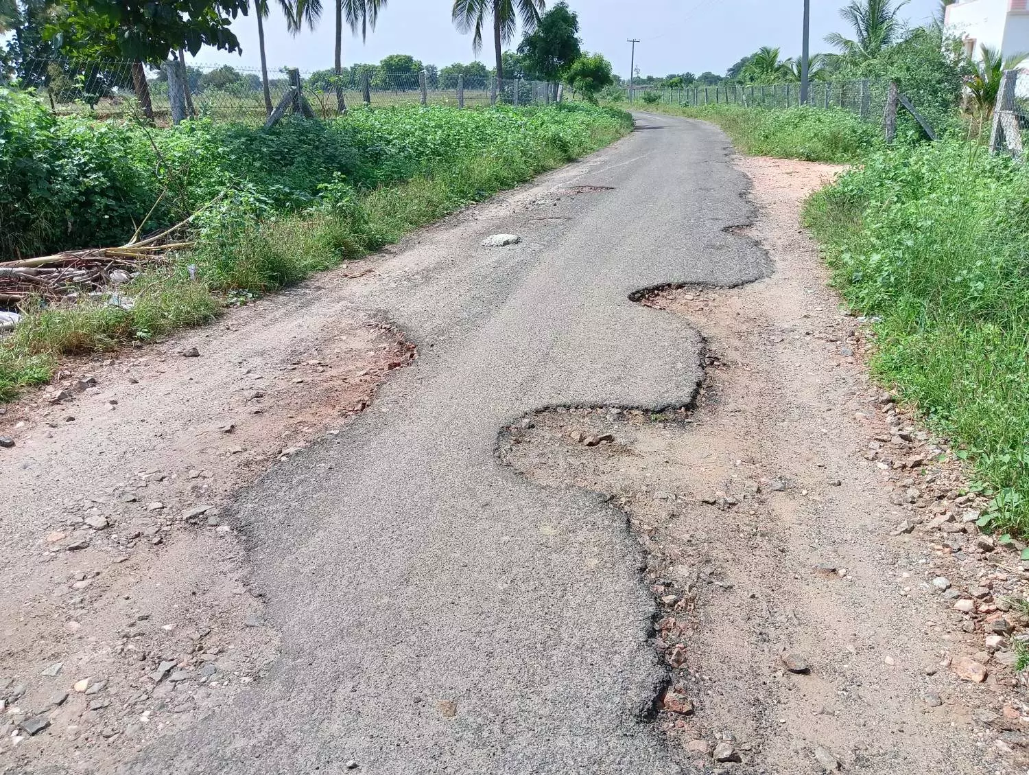 வாகன ஓட்டிகள் அவதி