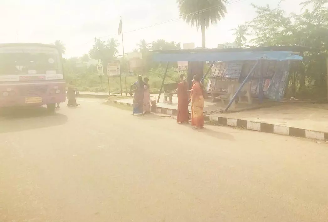 ஆபத்தான பயணிகள் நிழற்குடை ஆபத்தான பயணிகள் நிழற்குடை