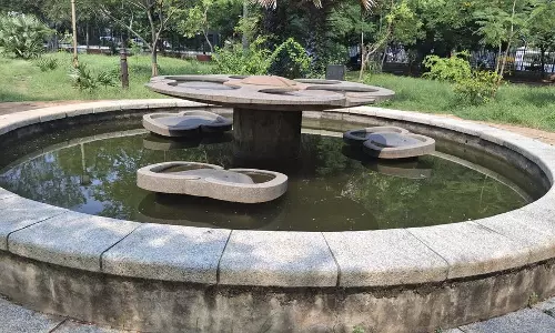 பூங்காவில் தேங்கிய மழைநீர் பூங்காவில் தேங்கிய மழைநீர்