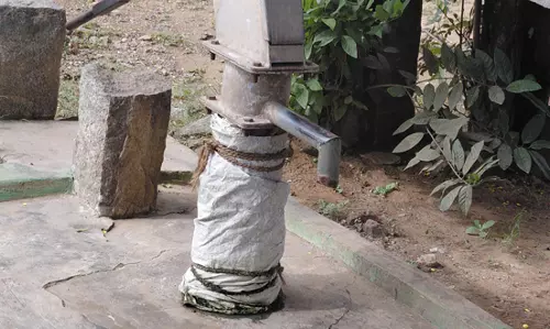 பழுதான அடிபம்பு சீரமைக்கப்படுமா?