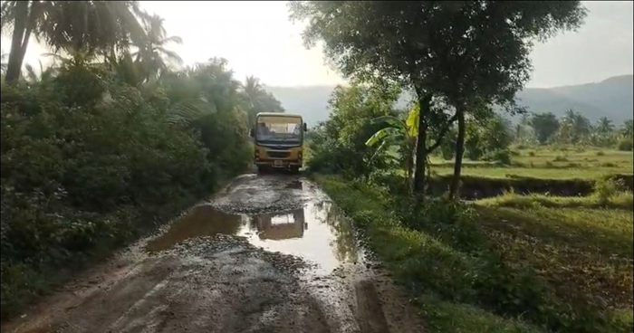 மோசமான சாலை மோசமான சாலை