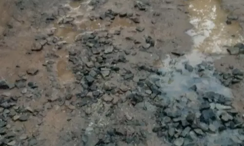 சாலை சீரமைக்கப்படுமா? சாலை சீரமைக்கப்படுமா?