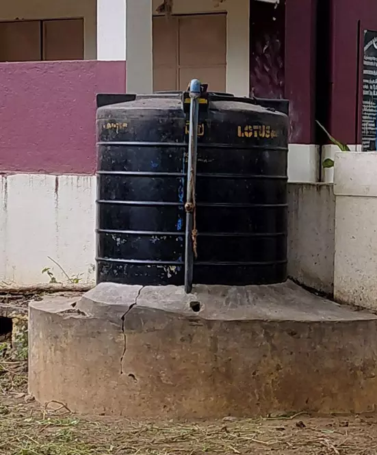 குடிநீர் தொட்டி சீரமைக்கப்படுமா? குடிநீர் தொட்டி சீரமைக்கப்படுமா?