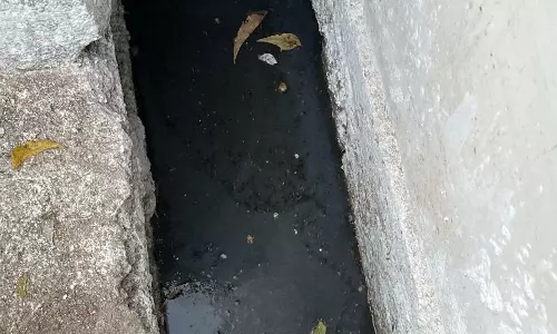 கால்வாயில் அடைப்பு கால்வாயில் அடைப்பு