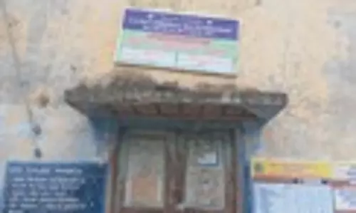 ஆபத்தான ரேஷன் கடை ஆபத்தான ரேஷன் கடை