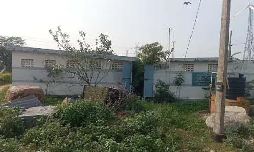 செயல்படாத சுகாதார வளாகம்