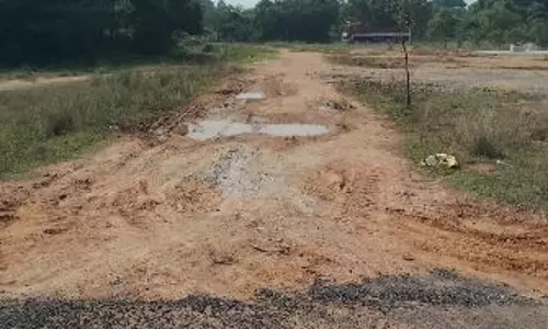 மண்மேடான சாலைகள்