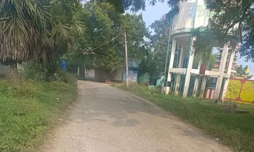 தார் சாலை அமைக்க வேண்டும் தார் சாலை அமைக்க வேண்டும்