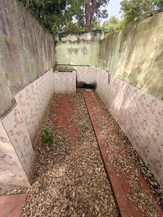 ஆசிரியர்களுக்கு கழிவறை வசதி தேவை ஆசிரியர்களுக்கு கழிவறை வசதி தேவை