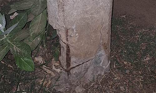 சேதமடைந்த மின்கம்பம்