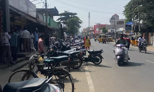 சாலையோர ஆக்கிரமிப்புகள்