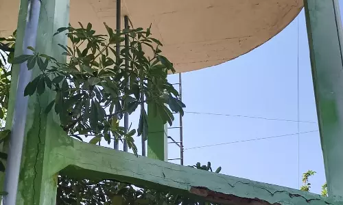 மேல்நிலை நீர்த்தேக்க தொட்டிகளை சீரமைக்க வேண்டும்