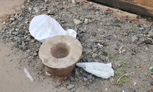 விபத்தில் சிக்கும் வாகன ஓட்டிகள் விபத்தில் சிக்கும் வாகன ஓட்டிகள்