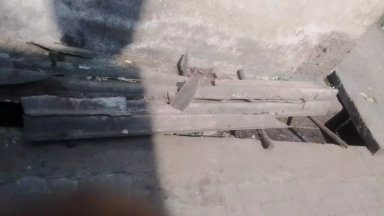 தேங்கி நிற்கும் கழிவுநீர் தேங்கி நிற்கும் கழிவுநீர்