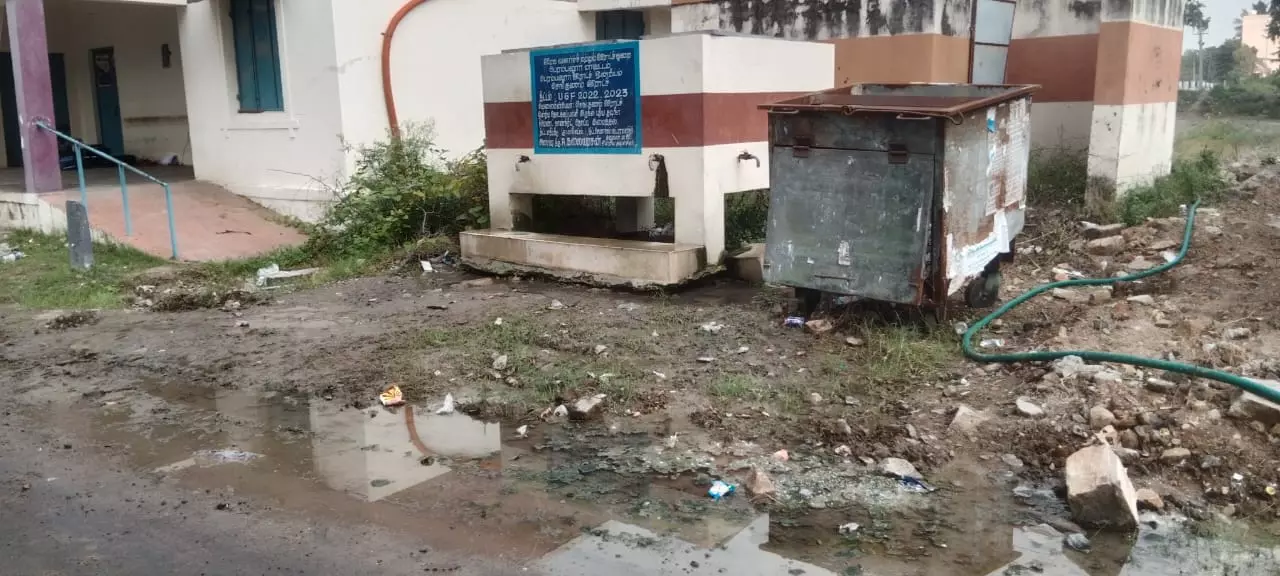 தேங்கி நிற்கும் தண்ணீர்