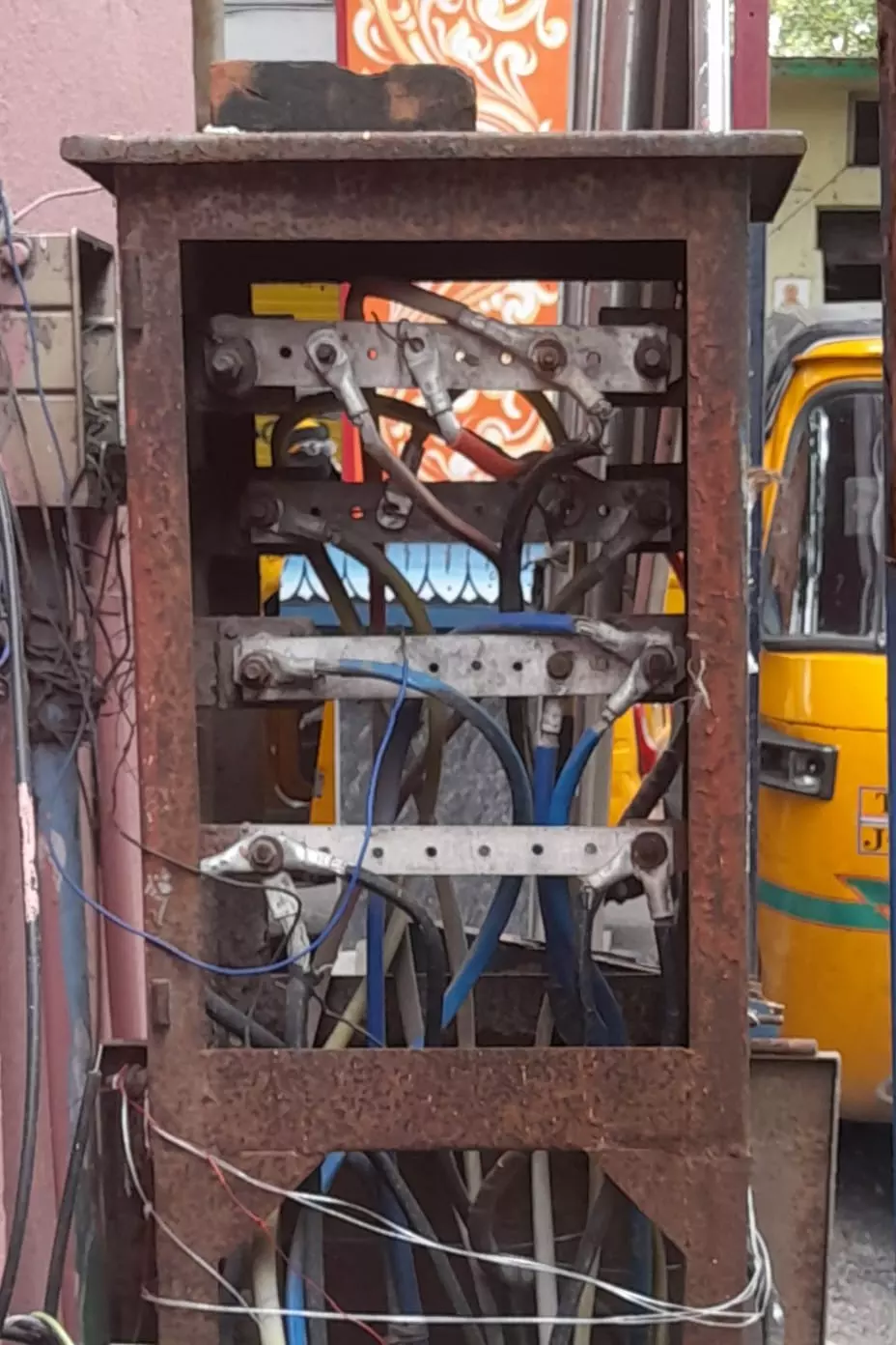 அபாயகரமான மின்பெட்டி அபாயகரமான மின்பெட்டி