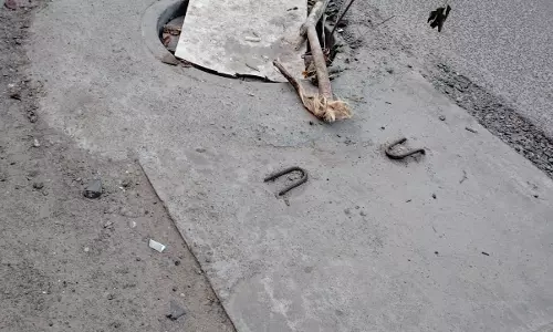 மூடி இல்லாத கழிவுநீர் கால்வாய்