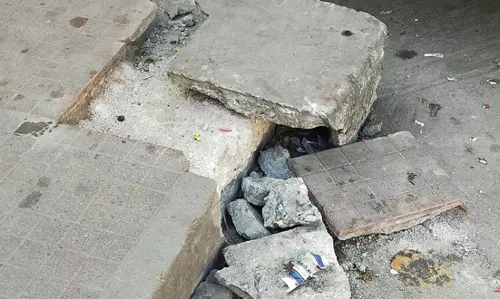 பஸ் நிலையத்தில் சேதம்