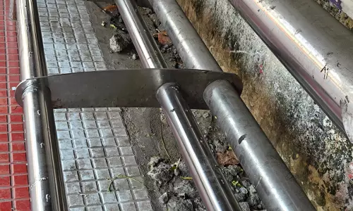 உட்கார முடியாக நிழற்குடை இருக்கை உட்கார முடியாக நிழற்குடை இருக்கை