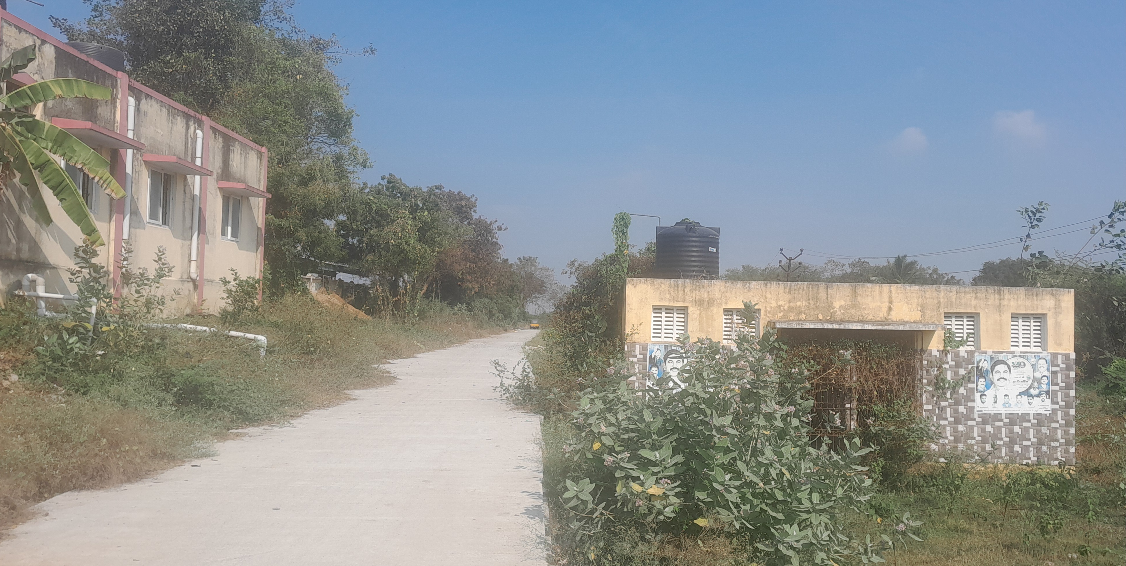 பயணிகள் பயன்பாட்டுக்கு வராத கழிவறை