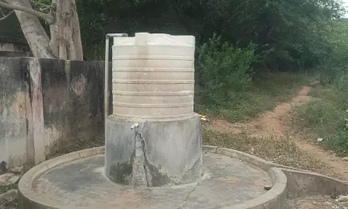 பயன்பாட்டில் இல்லாத குடிநீர் தொட்டி