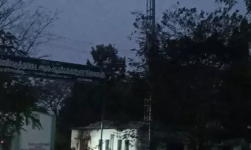 உயர் கோபுர மின்விளக்கு எரியவில்லை