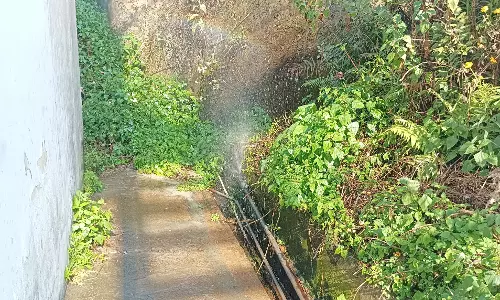 வீணாகும் குடிநீர் வீணாகும் குடிநீர்