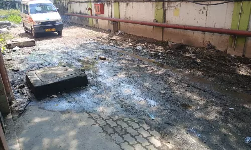 சேதமடைந்த கழிவுநீர் தொட்டி