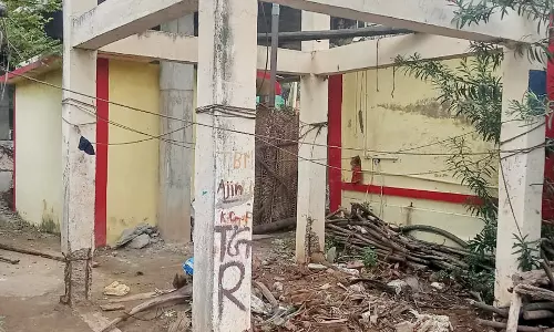 ஆபத்தான குடிநீர் தொட்டி