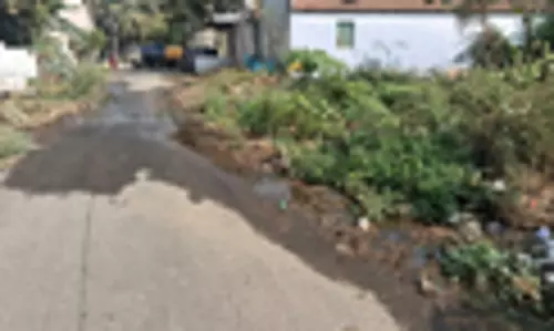 தேங்கி நிற்கும் கழிவுநீர்