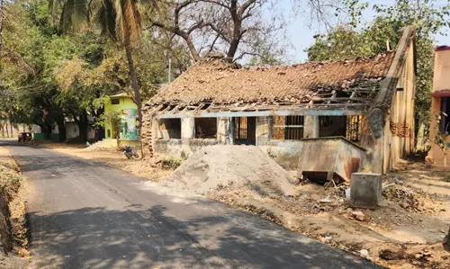 பழுதான அரசு கட்டிடம் அகற்றப்படுமா?