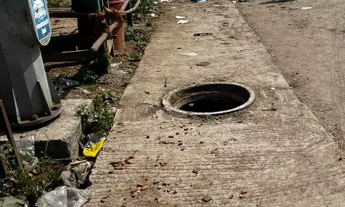 பாதாள சாக்கடை மூடியை காணவில்லை