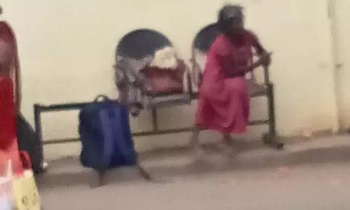 சேதமடைந்த இருக்கைகள்
