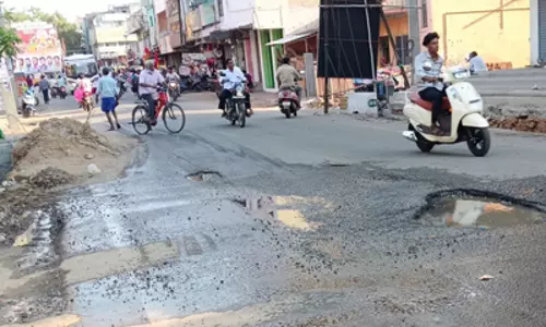 குழாய் பழுதால் வீணாகும் குடிநீர்
