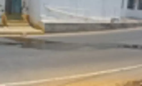 வீணாகும் குடிநீர் வீணாகும் குடிநீர்