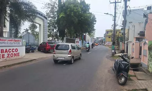 மீண்டும் வேகத்தடை  அமைக்க வேண்டும்