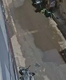 சாலையில் ஓடும் கழிவுநீர் சாலையில் ஓடும் கழிவுநீர்