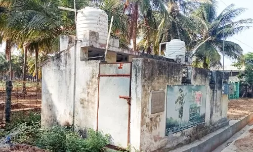 பராமரிப்பு இல்லாத சுகாதார வளாகம் பராமரிப்பு இல்லாத சுகாதார வளாகம்