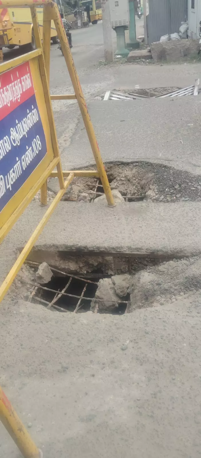 சாக்கடை கால்வாய் பாலம் சேதம் சாக்கடை கால்வாய் பாலம் சேதம்