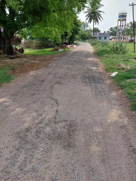 பழுதடைந்த சாலை பழுதடைந்த சாலை