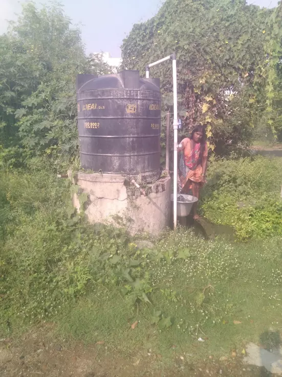 குடிநீர் தொட்டியை பராமரிப்பார்களா?