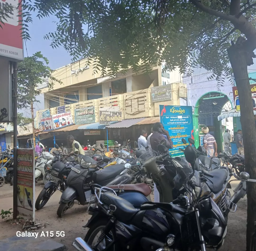 சாலை ஆக்கிரமிப்பை அகற்றுதல் சாலை ஆக்கிரமிப்பை அகற்றுதல்