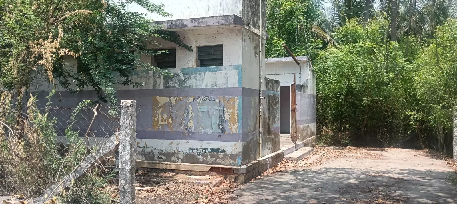 சுகாதார கழிவறை பயன்பாட்டுக்கு வருமா? சுகாதார கழிவறை பயன்பாட்டுக்கு வருமா?