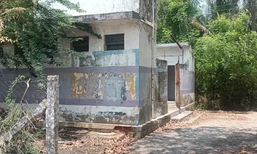 சுகாதார கழிவறை பயன்பாட்டுக்கு வருமா? சுகாதார கழிவறை பயன்பாட்டுக்கு வருமா?