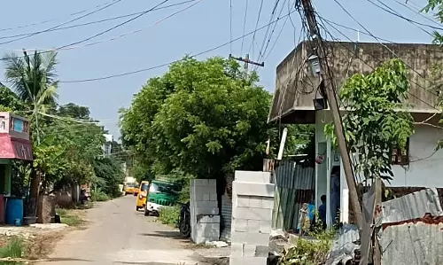 குனிந்த மின்கம்பம்