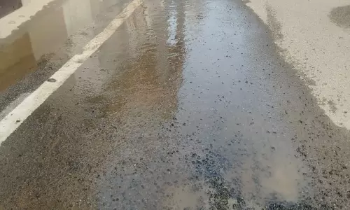 குழாய் உடைப்பால் வீணாகும் குடிநீர் குழாய் உடைப்பால் வீணாகும் குடிநீர்